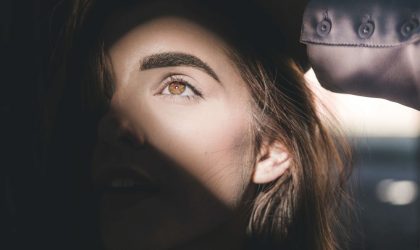 Hur sminkar man ögonbryn – 6 enkla steg